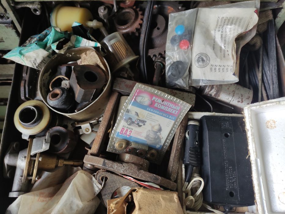 Панель от ваз 2105 и много других запчастей для ваз 2101