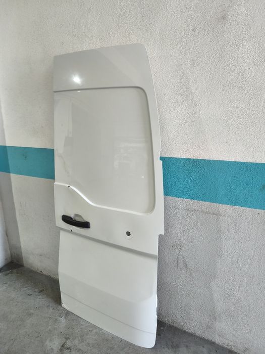 Porta TRASEIRA DIREITA RENAULT MASTER IV 2024–2026 / NISSAN INTERSTAR III / OPEL MOVANO – H2 – 86,5 × 189 CM –