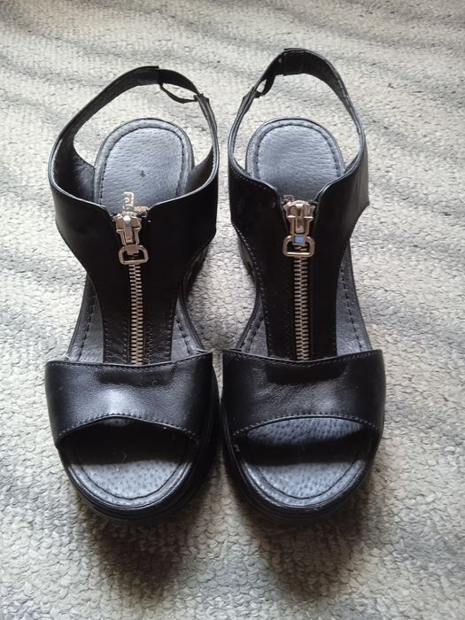 босоніжки шкіра 37 розмір