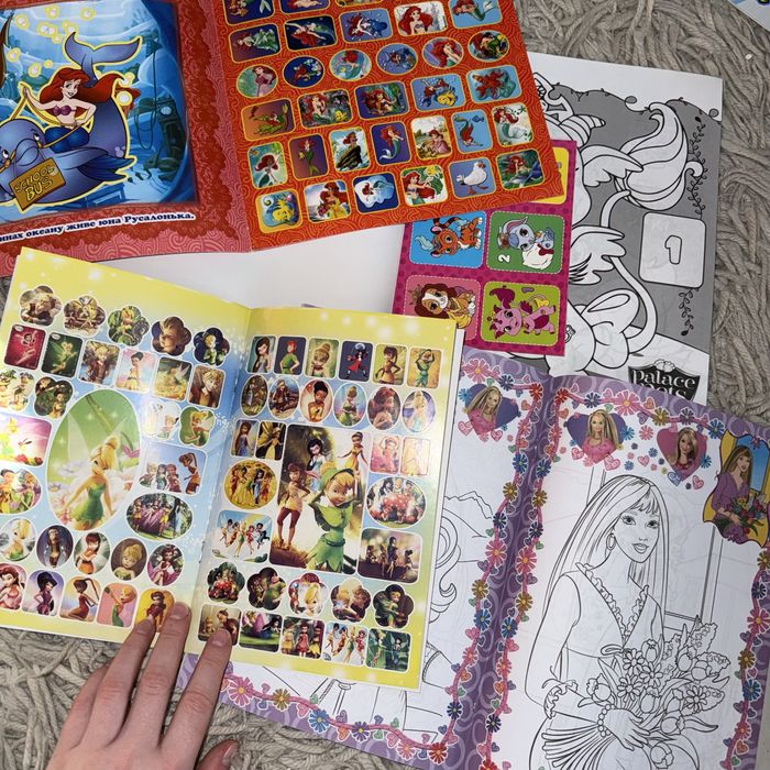 Розмальовки расскраски барби микки маус winx кошечка мари bratz