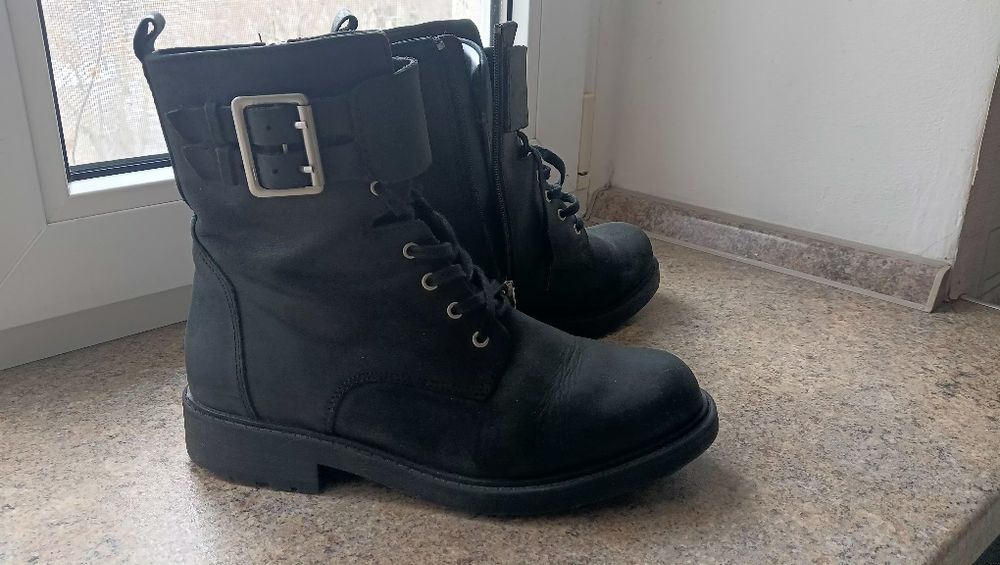 Ботинки женские  Clarks.