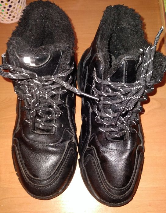 Зимние ботинки. 38 размер