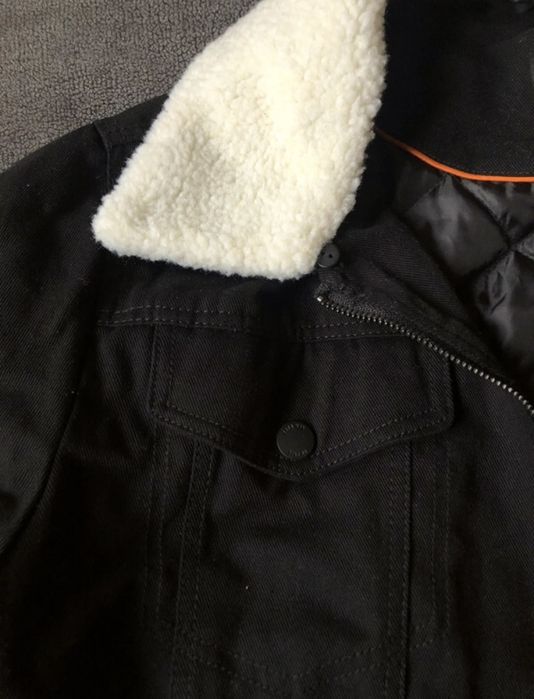 Materialowa ocieplana kurtka Zara