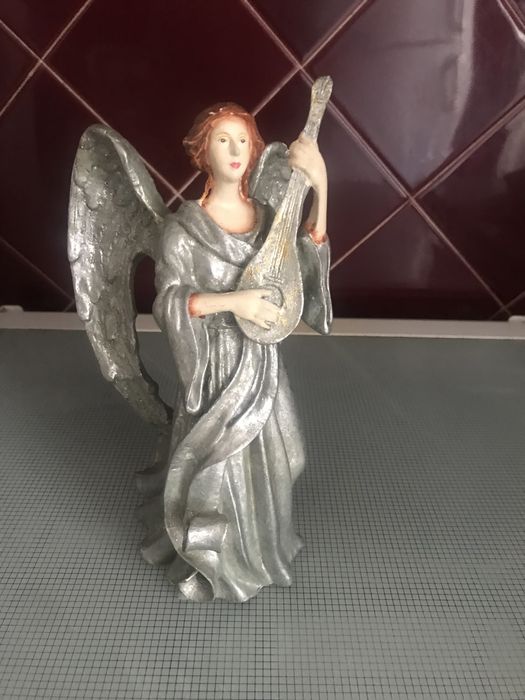 Peanha, jarro cristal e casquinha, molduras, jarra de cobre e vários