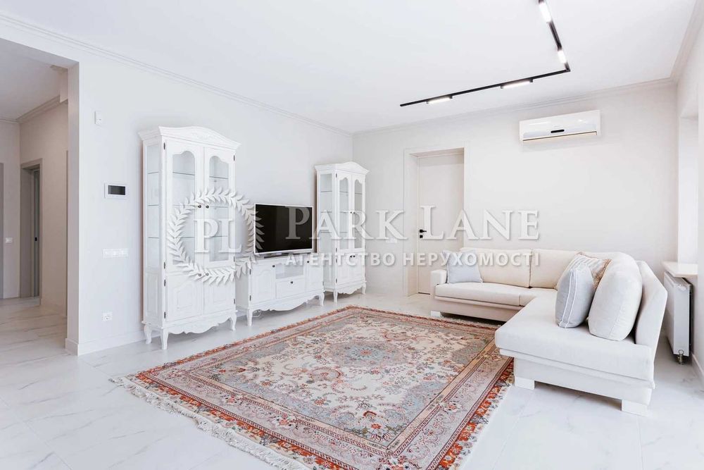 Продаж якісного будинку з просторою територією в Лісниках