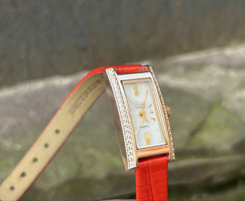 Годинник жіночий золото 585