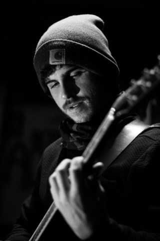 Aulas de Guitarra e Música (presencial e online)