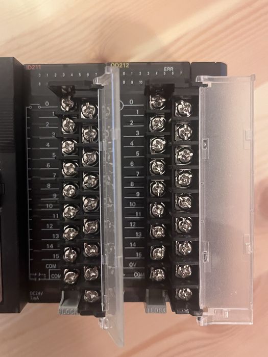 PlC Omron CJ2M CPU11