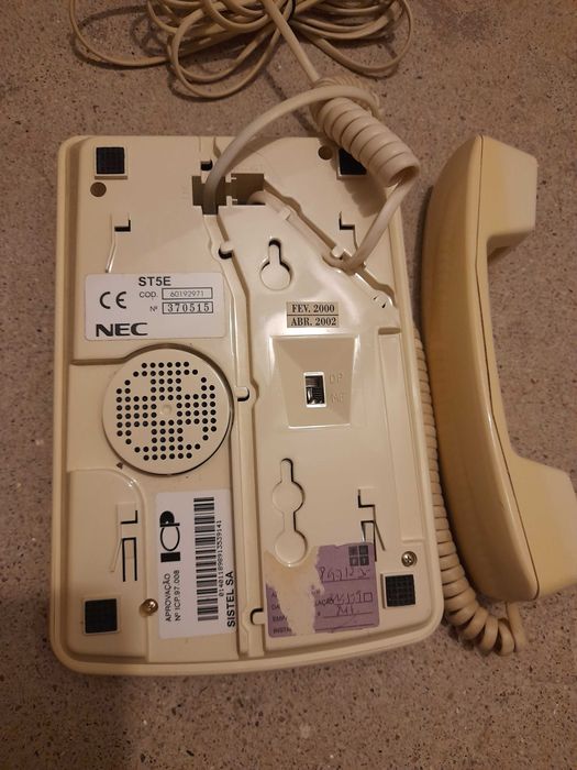 Telefone de Secretária a Funcionar