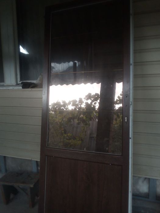 Пластиковые двери