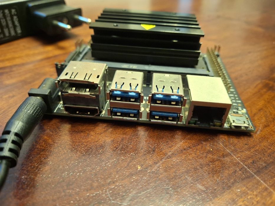 NVIDIA Jetson Nano 4GB Developer Kit P3450 + zasilacz