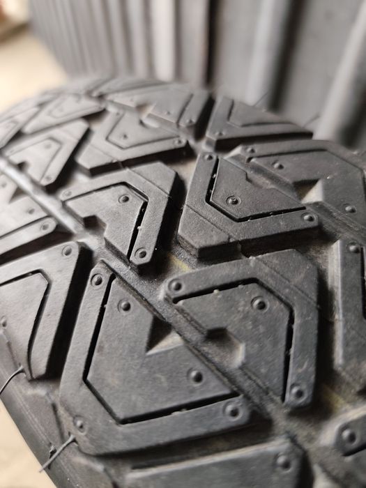 Pneu suplente BMW 125/90 R15