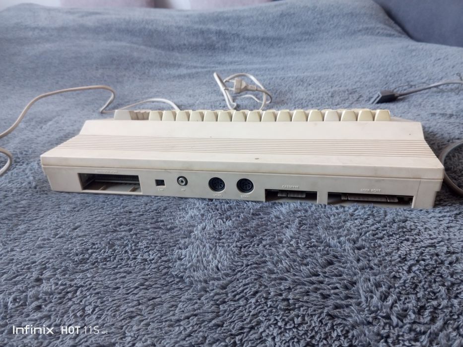 Commodore C64 komputer PRL