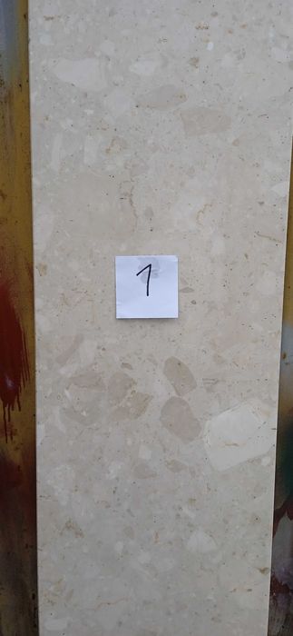 Parapety z konglomeratu