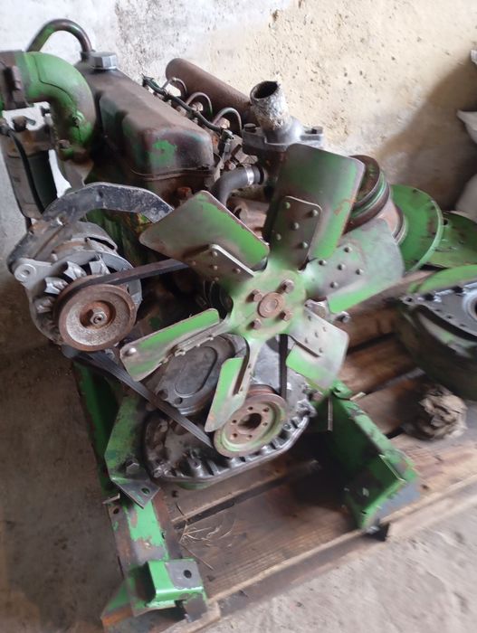 Мотор Джон дір 4 циліндровий