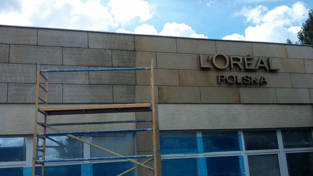 piaskowanie na mokro - elewacje, piaskowiec, cegła, tynk, graffitti