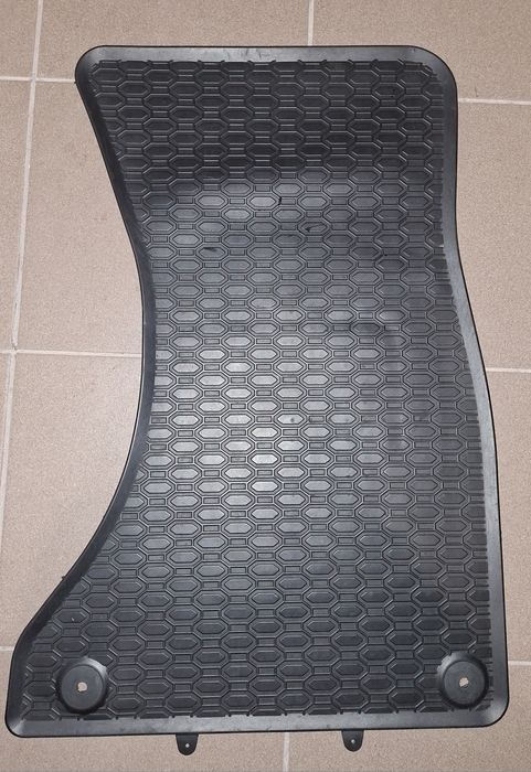Zestaw gumowy dywaniki i mata Audi A4 B8 2007/2015