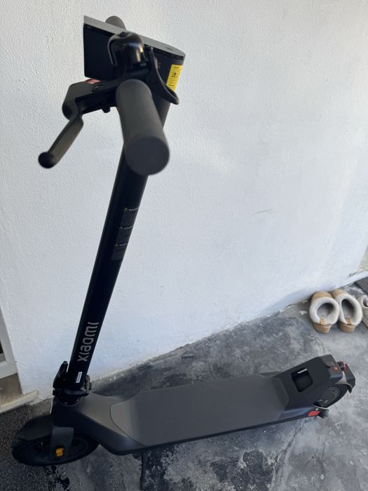 Trotinete Elétrica XIAOMI 4 Lite 2nd Gen (300 W - Autonomia: 25 Km - Cinzento)