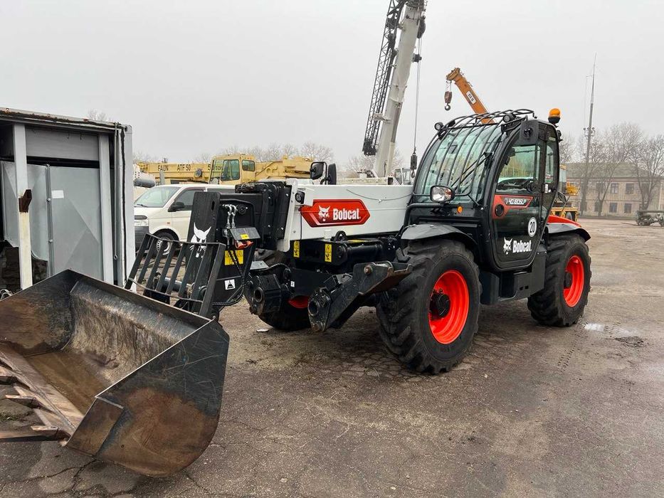 Навантажувач телескопічний BOBCAT T40