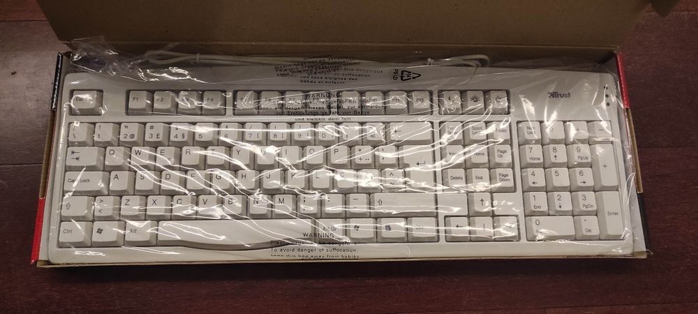 Teclado trust novo