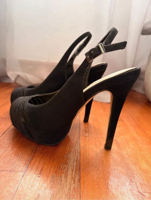 Sandálias de Cerimónia Usadas 1 Vez