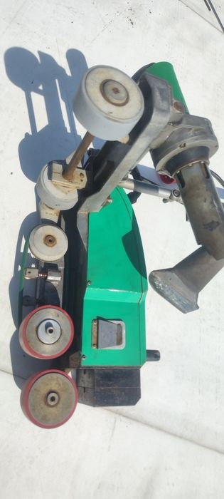 Автоматичний зварювальний апаратдля мембрани leister VARIMAT V2.