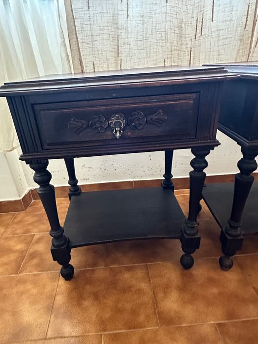 2 mesas de cabeceira Apenas 25€ as duas!