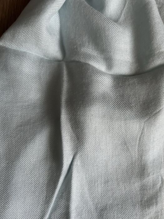 Szal  gładki z frędzlami