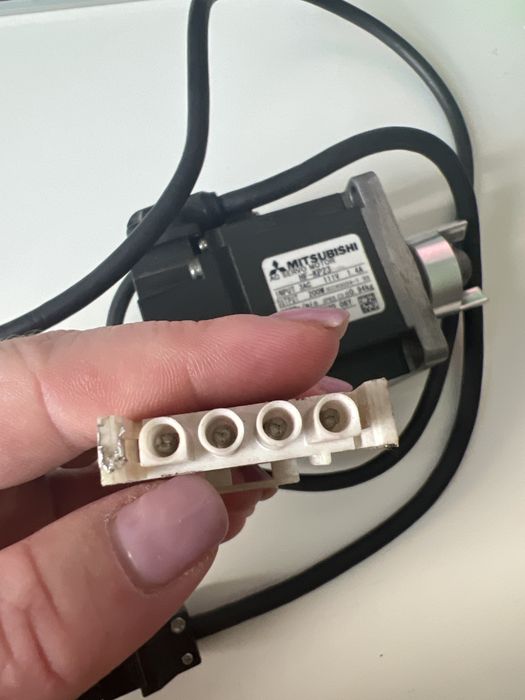 Mitsubishi HF-KP23 Servo silnik 200W NrB275
