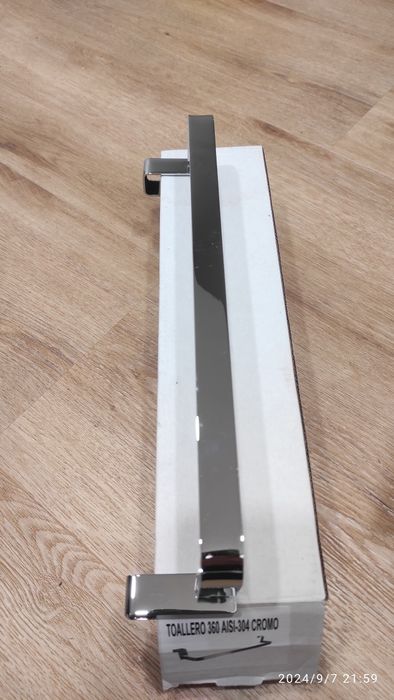 Toalheiro em aço inoxidável 36cm