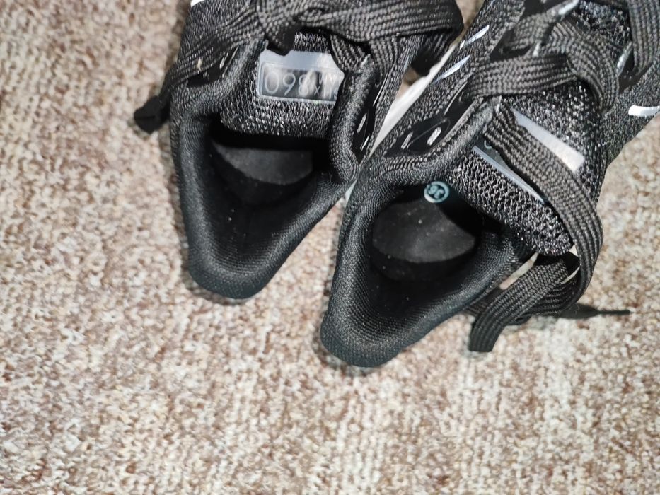 Кросівки 36 розміру