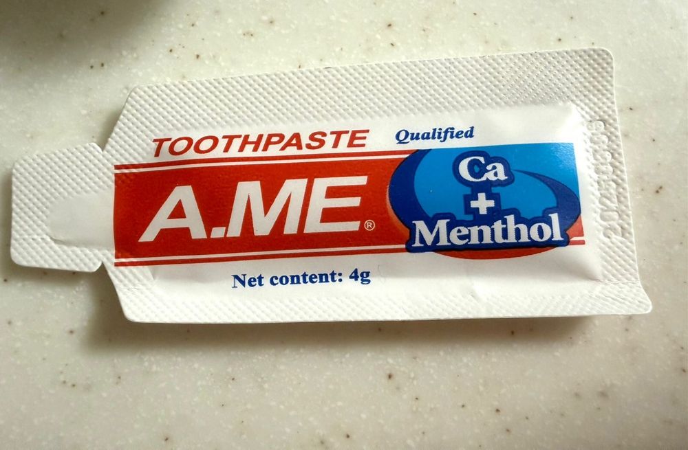 Ксметические принадлежности, одноразовые тапочки, зубные щетки