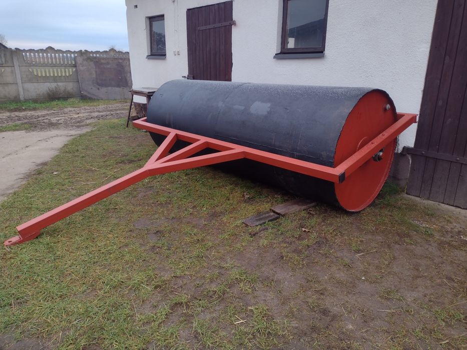 Słoma  i siano w belach troll wał łąkowy