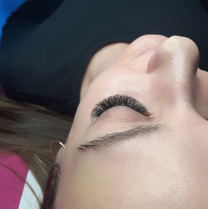 Stylizacja i przedłużanie rzęs