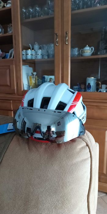 Capacete de ciclismo com viseira