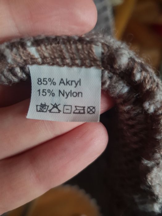 Nowy długi beżowy sweter marki Balladine