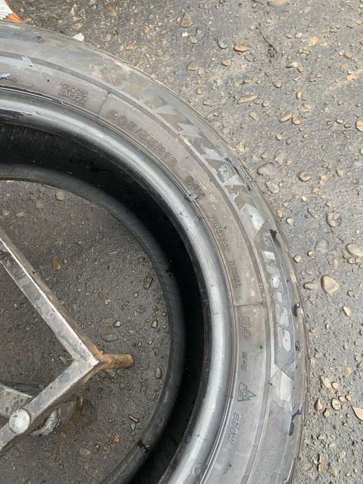Шини 205/55 R16 Bridgestone зима   8 м