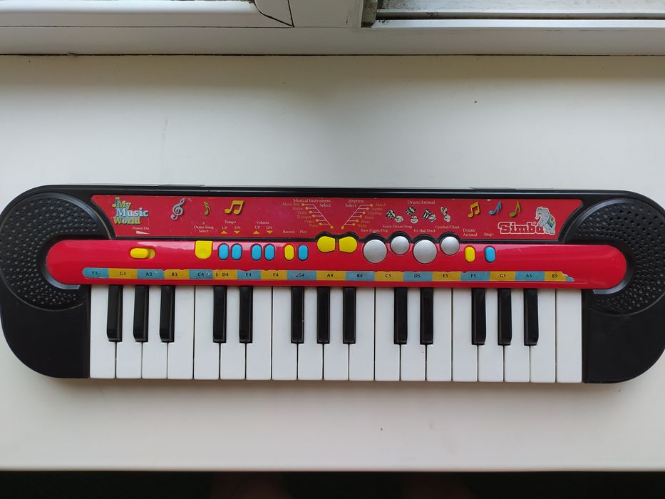 Іграшкове піаніно