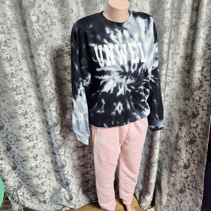 Жіночий теплий костюм