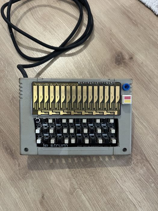 Le Strum MIDI Controller449960138076989440