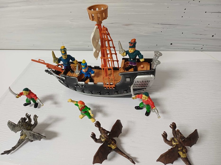Navio Pirata com figuras de ação e dragões 10 unidades