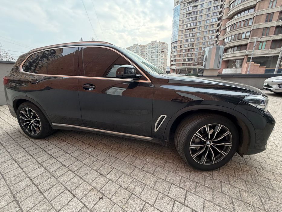 Продам BMW X5 2,5D 2023року
