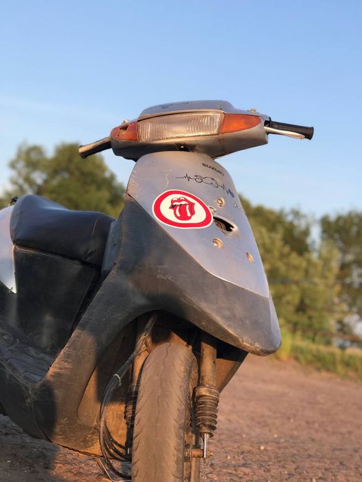 Скутер Suzuki lets 2