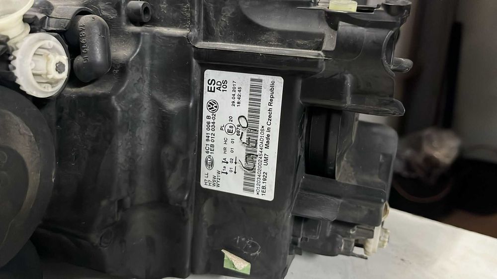 Farol Frente Direito Vw Polo V 6R