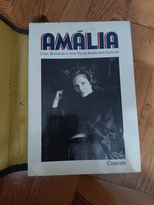 Amália, biografia