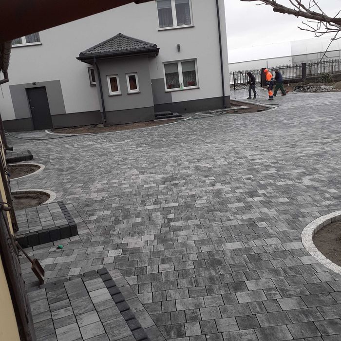 Kompleksowe układanie kostki brukowej