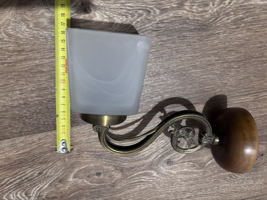 Світильник стіновий