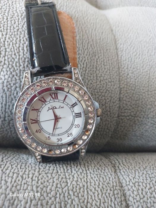 Zegarek duża tarcza kryształki