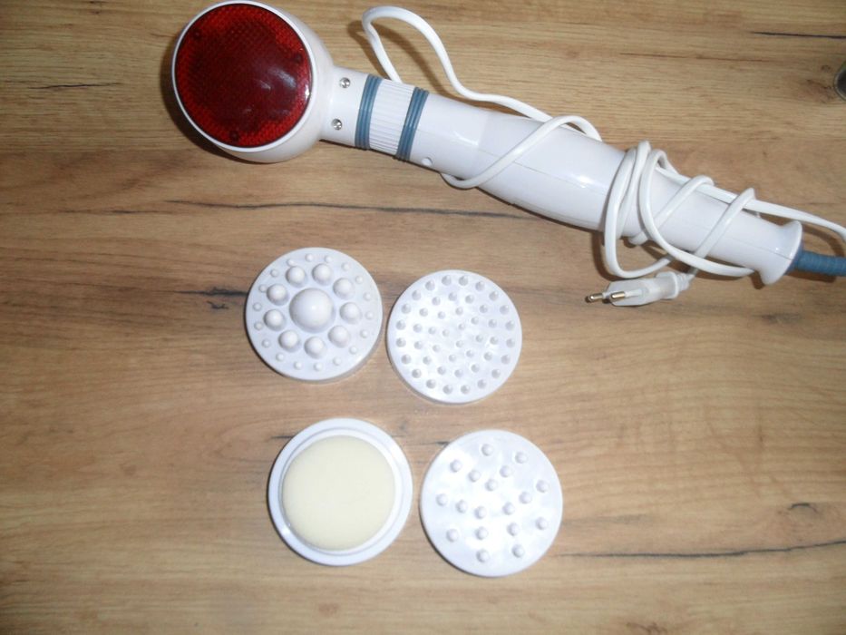 Masażer z polem grzewczym  -AEG