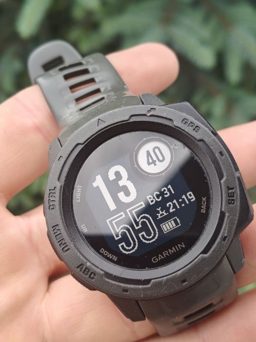 Garmin instinct дефект